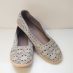 🐿️ Silver Crochet Espadrille Flats Size 8